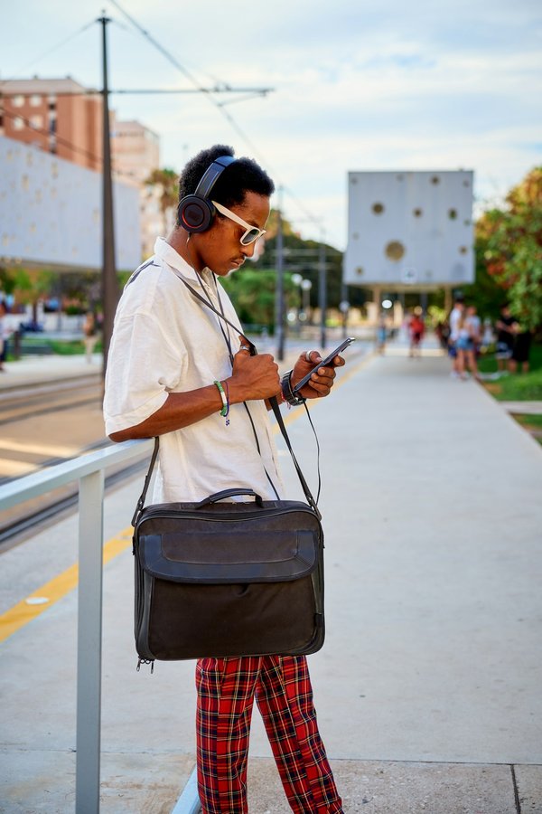 What Are the Benefits of Using Smart Parking Solutions for UK Cities?